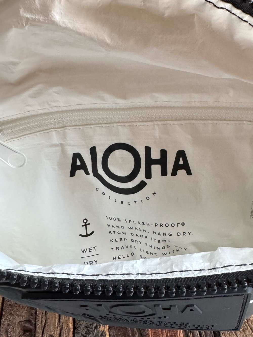 ALOHA COLLECTION•MINI HIP PACK•PINSTRIPE•OS - Picture 9 of 10